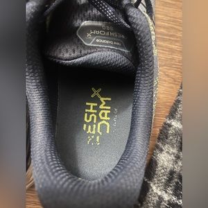 Size 10 1/2 men’s new balance 880